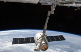 Pažangiausia technologinė įranga lėktuvams ir kosmoso palydovams – mechatronikos inžinierių rankose