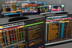 ktu_veikia_bloomberg_finansu_laboratorija_1